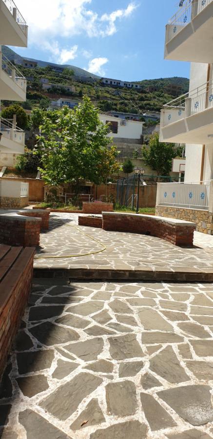 Redsun Apartment Вльора Екстер'єр фото