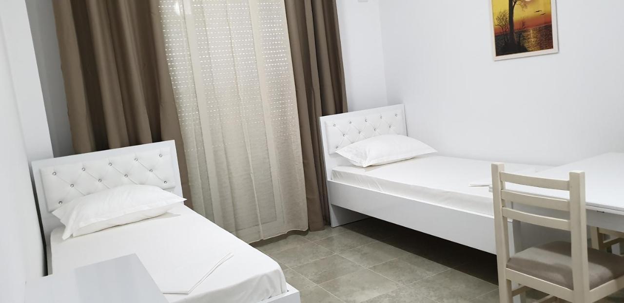 Redsun Apartment Вльора Екстер'єр фото