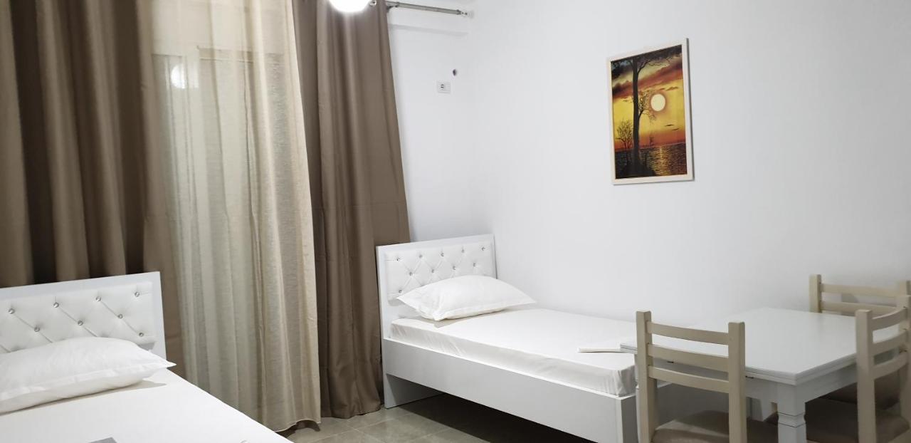 Redsun Apartment Вльора Екстер'єр фото